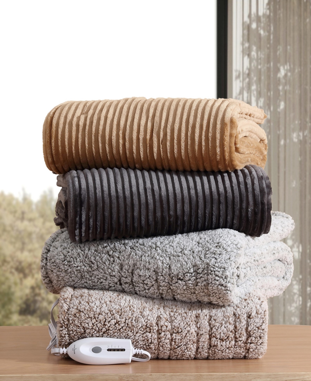 Eddie Bauer Lookout Mountain Heated Throw, 70" X 50" In White