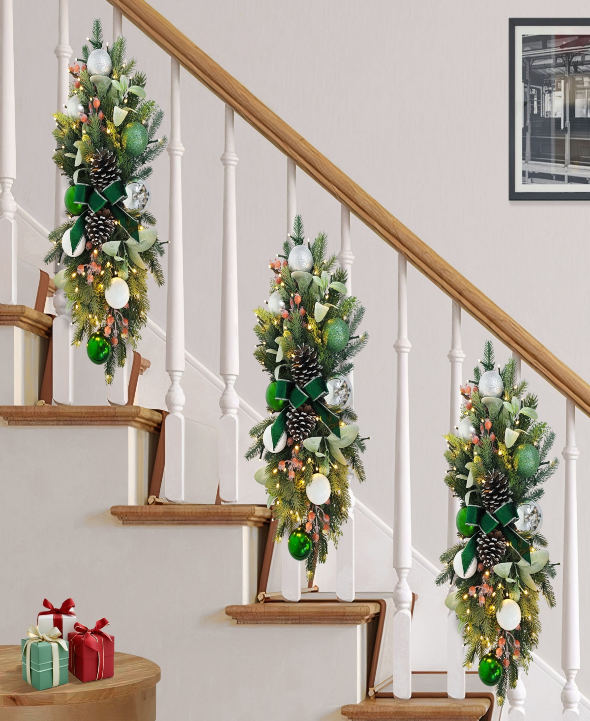 Puleo 28" Pre-lit Adorned Banister Swag In Green