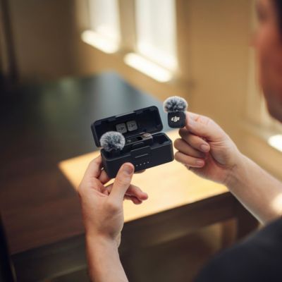 Mic 3 2-Person Advanced Mini 2.4GHz Wireless Microphone System with Charging Case