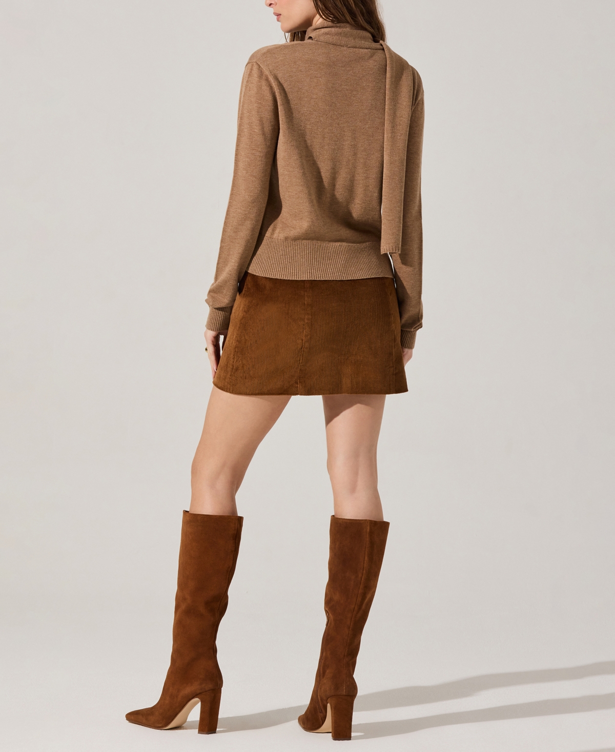 Astr the Label Women's V-Neck Sweater