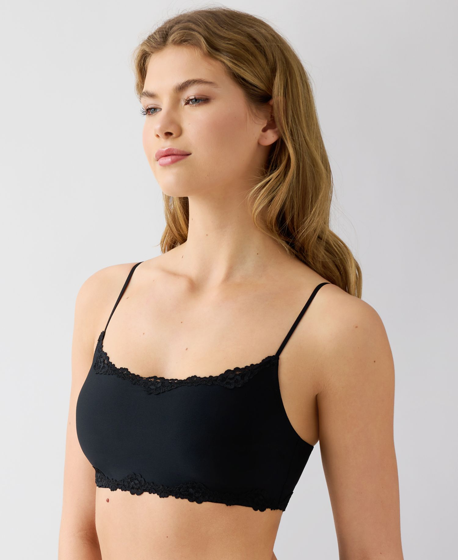 Women's Future Foundation with Lace Bralette 910353