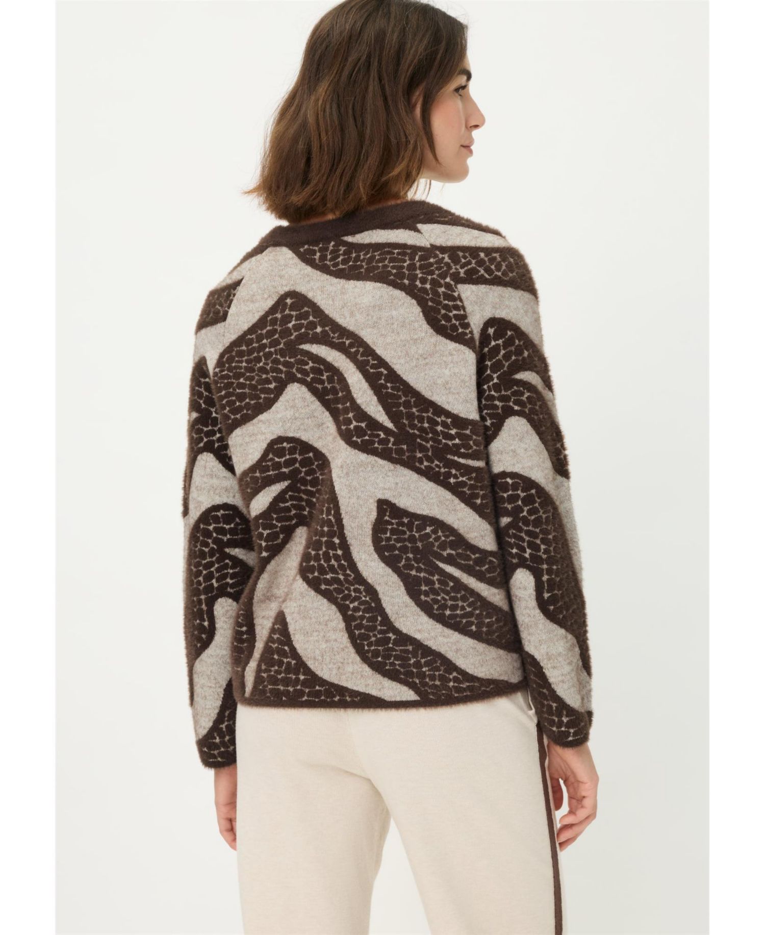 Abstract Modern Animal Feather Knit Pull-Over