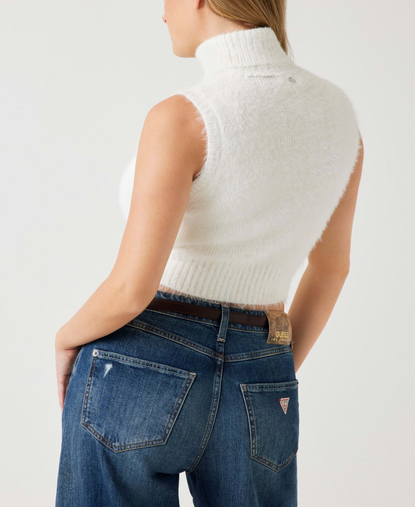 Женский свитер GUESS Sleeveless Turtleneck MEI Cropped, цвет: Белый — фото 3