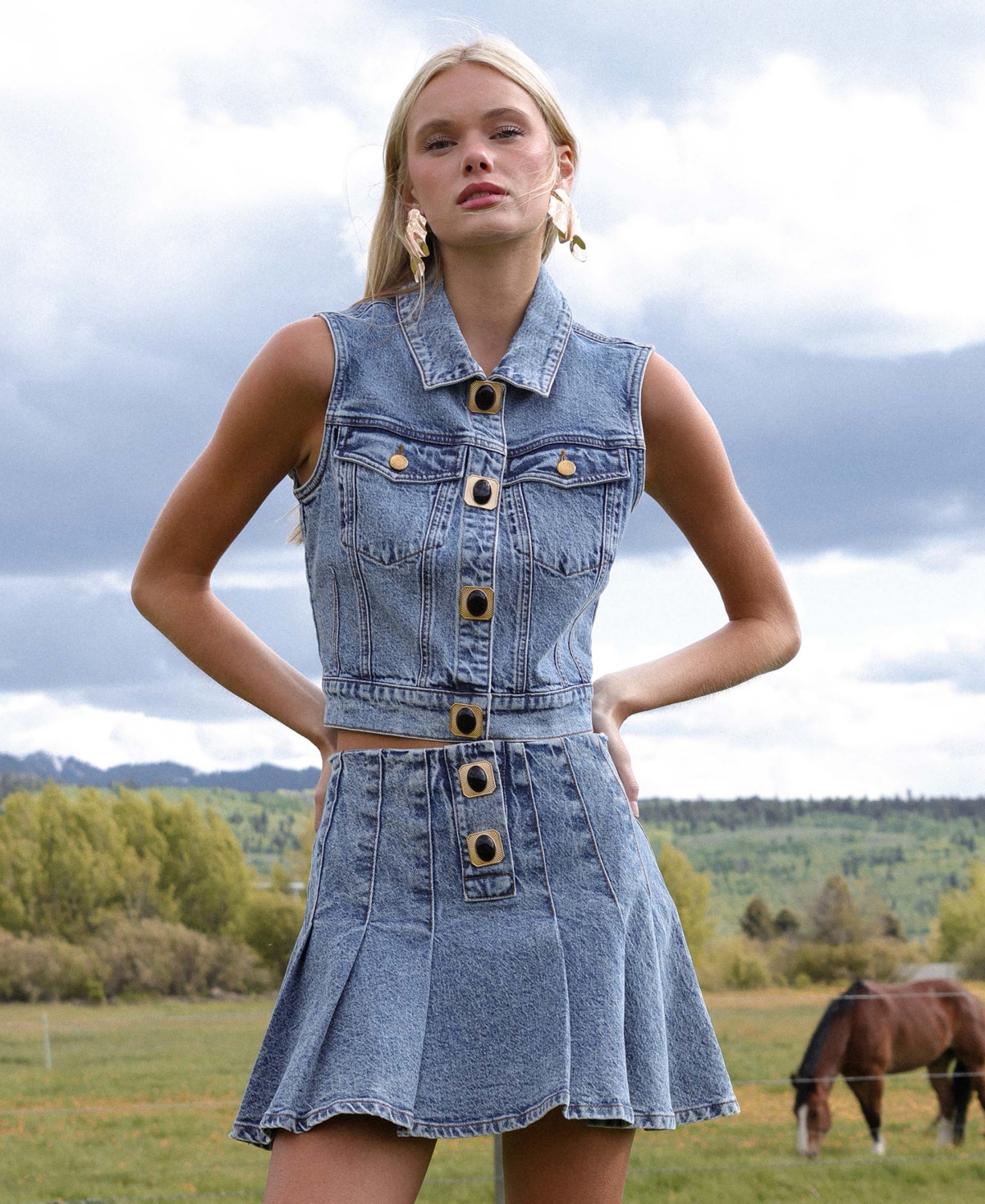 Avec Les Filles Pleated Denim Miniskirt In Blue