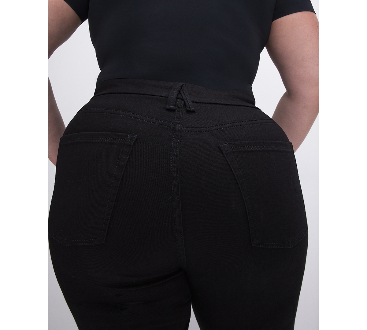 Good American Plus Size Never Fades Flare Jeans In Black