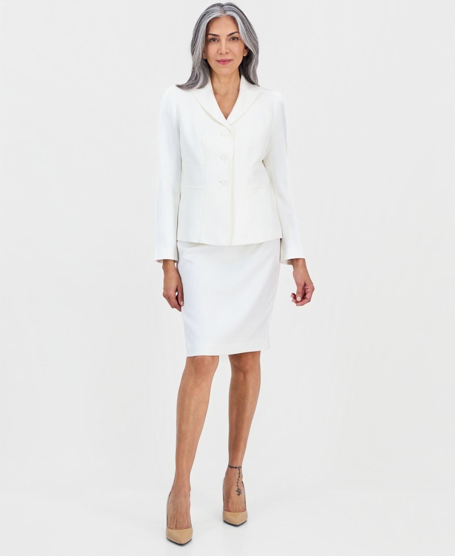 Petite Women's Peak-Lapel Slim-Fit 2 Piece Skirt Suit
