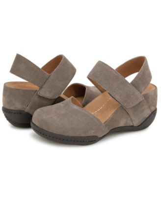 Women's Nia Casual Wedge Shoe