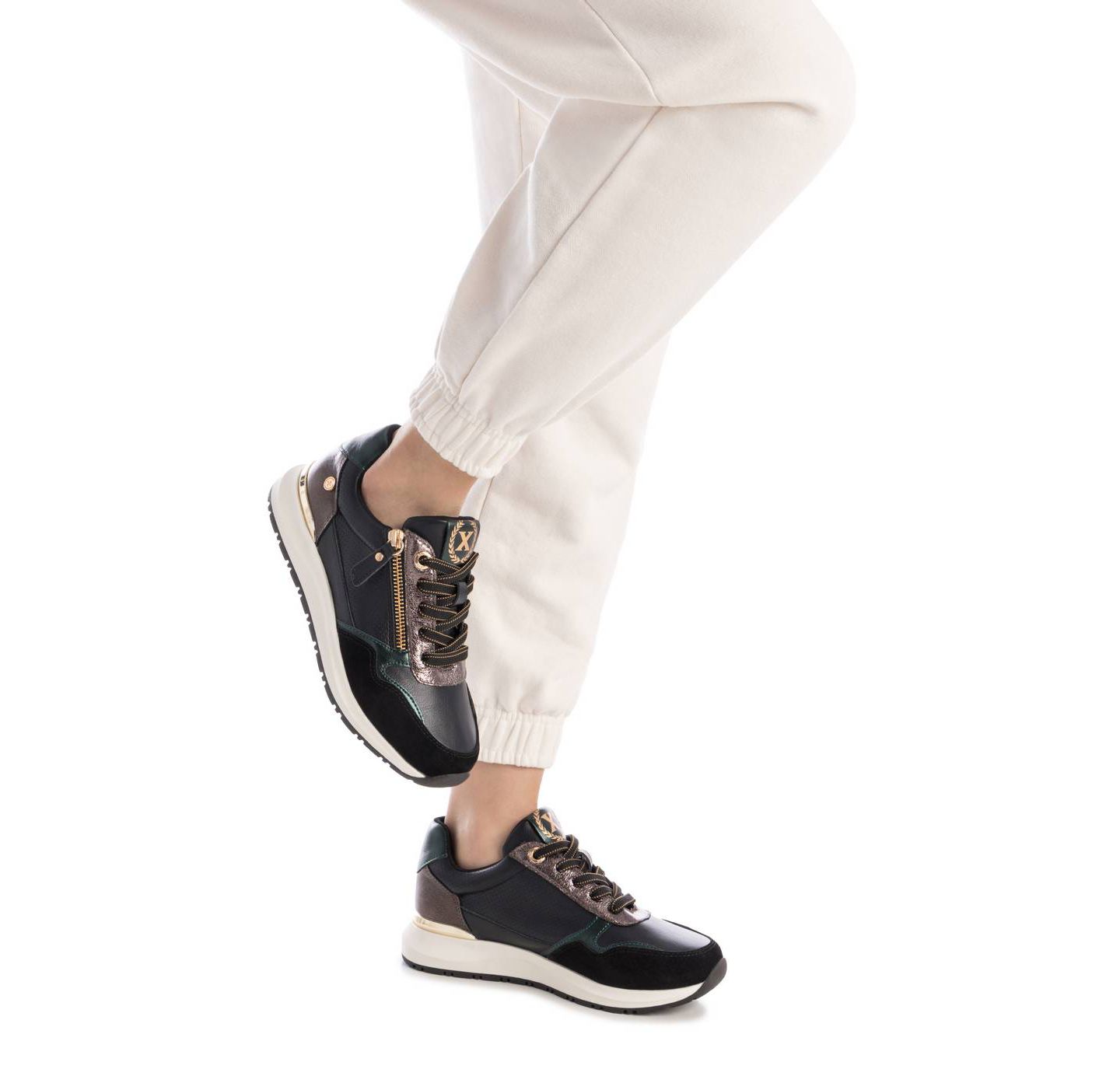 Женские кроссовки XTI Side Zipper Casual, цвет: Чёрный — фото 4