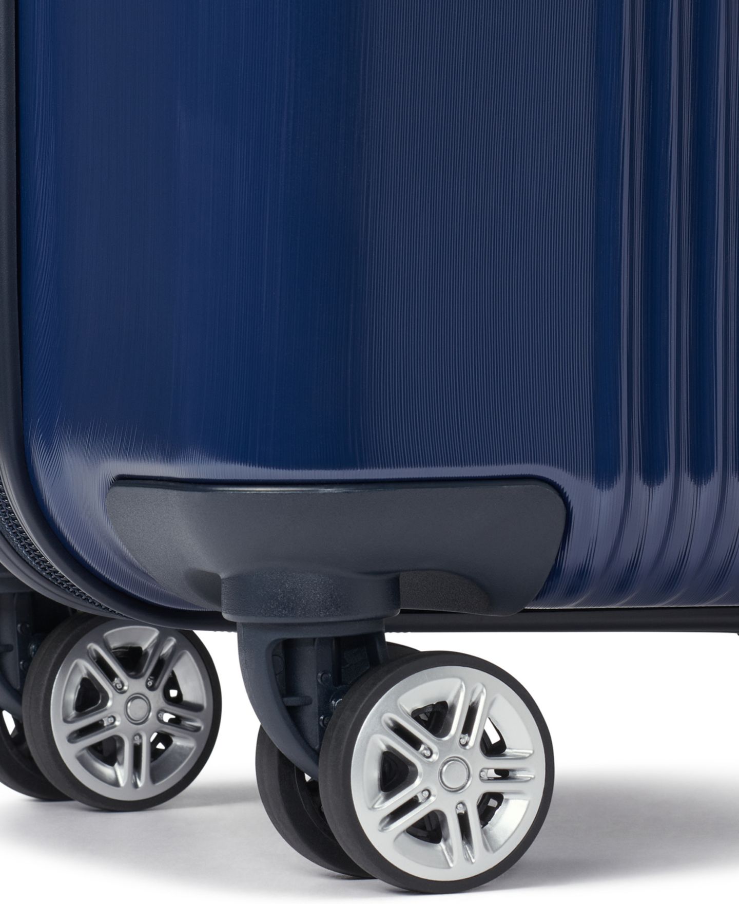 Чемодан Tommy Hilfiger Liberty 28" Luggage, цвет: Тёмно-синий — фото 4