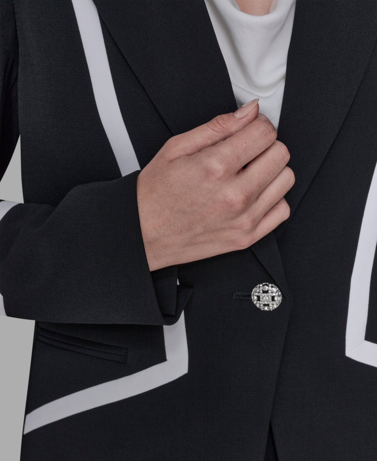 Karl Lagerfeld Women's Collar Contrast Trim Blazer In Black