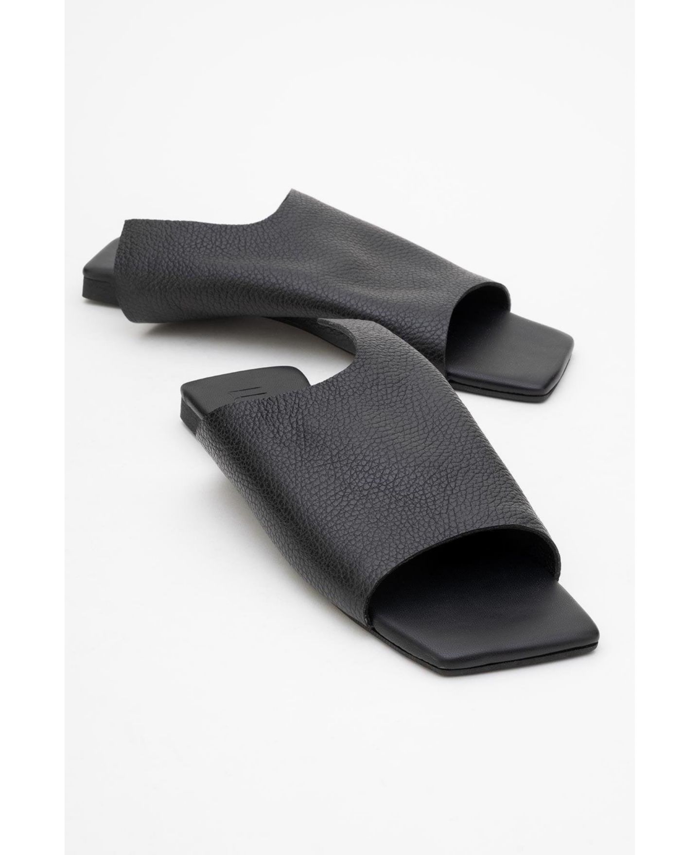 Женские сандалии Forever & Always Shoes Orianna Leather Slide (Women), цвет: Чёрный кожаный — фото 2