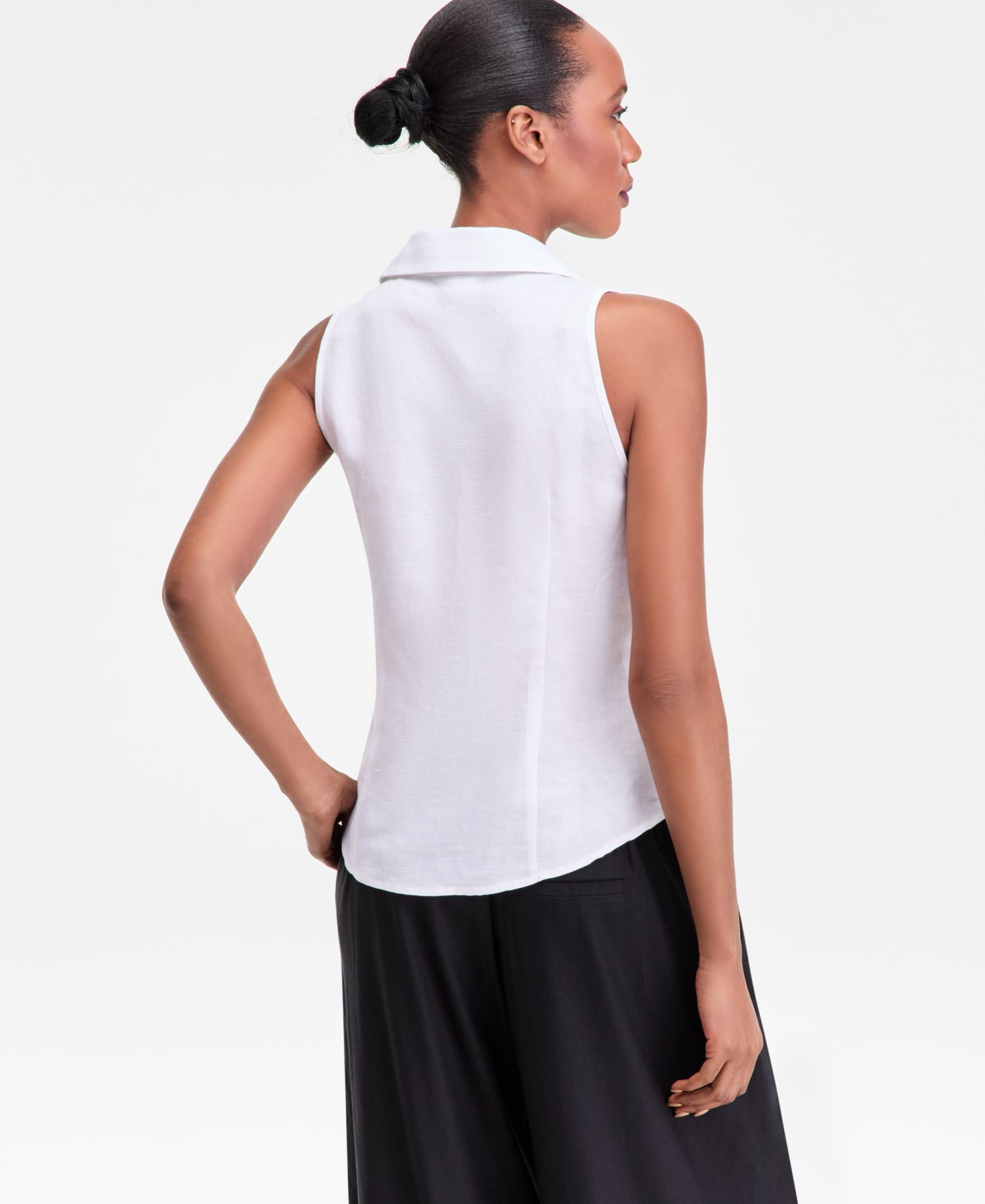 Women's Sleeveless Collared Linen Button-Down Shirt