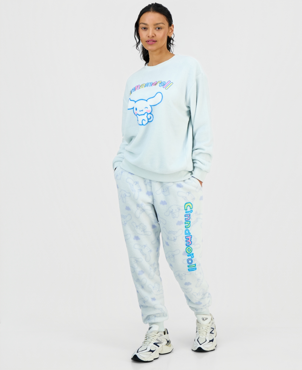 Love Tribe Women's Cinnamoroll Graphic Print Fleece Sweatshirt