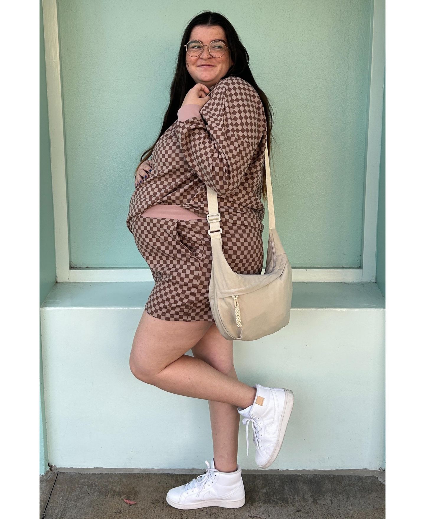Женский комплект Pinkblush Mocha Checkered Plaid Pullover Shorts Set, цвет: Мокко — фото 7