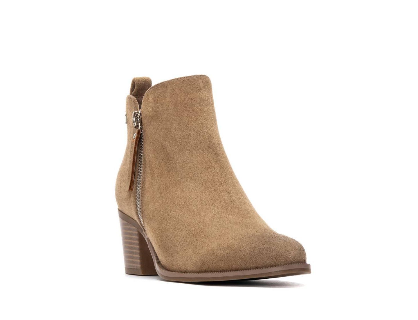 Женские ботинки XTI Block Heel Suede Ankle Booties Refresh Collection, цвет: Бежевый — фото 2