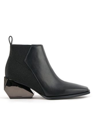 United Nude