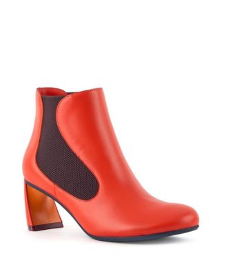 Womens Zuma Flow Mid Booties