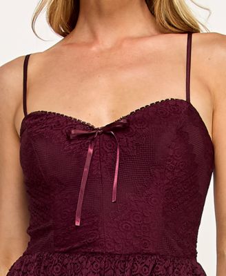 Juniors' Sleeveless Lace 3-Tiered Dress