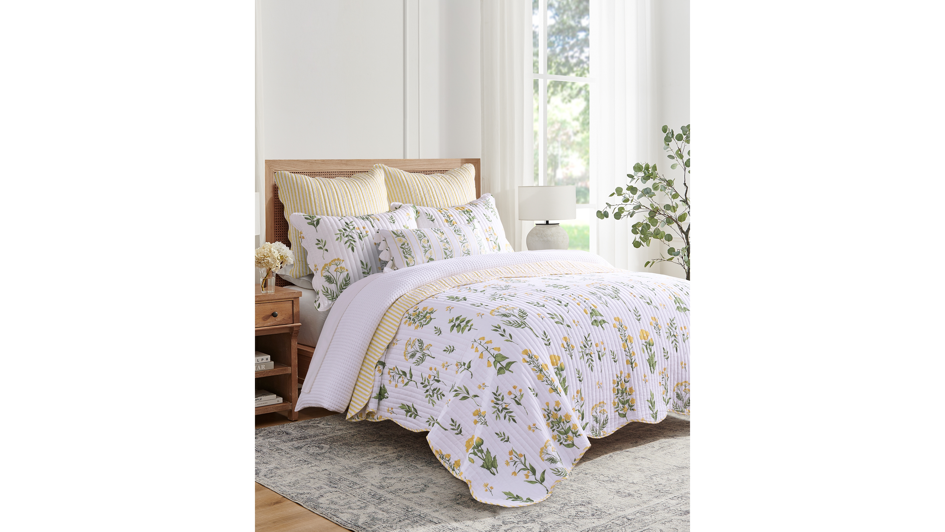 Levtex Home Daffodil Reversible 3-Pc. Quilt Set, King/California King