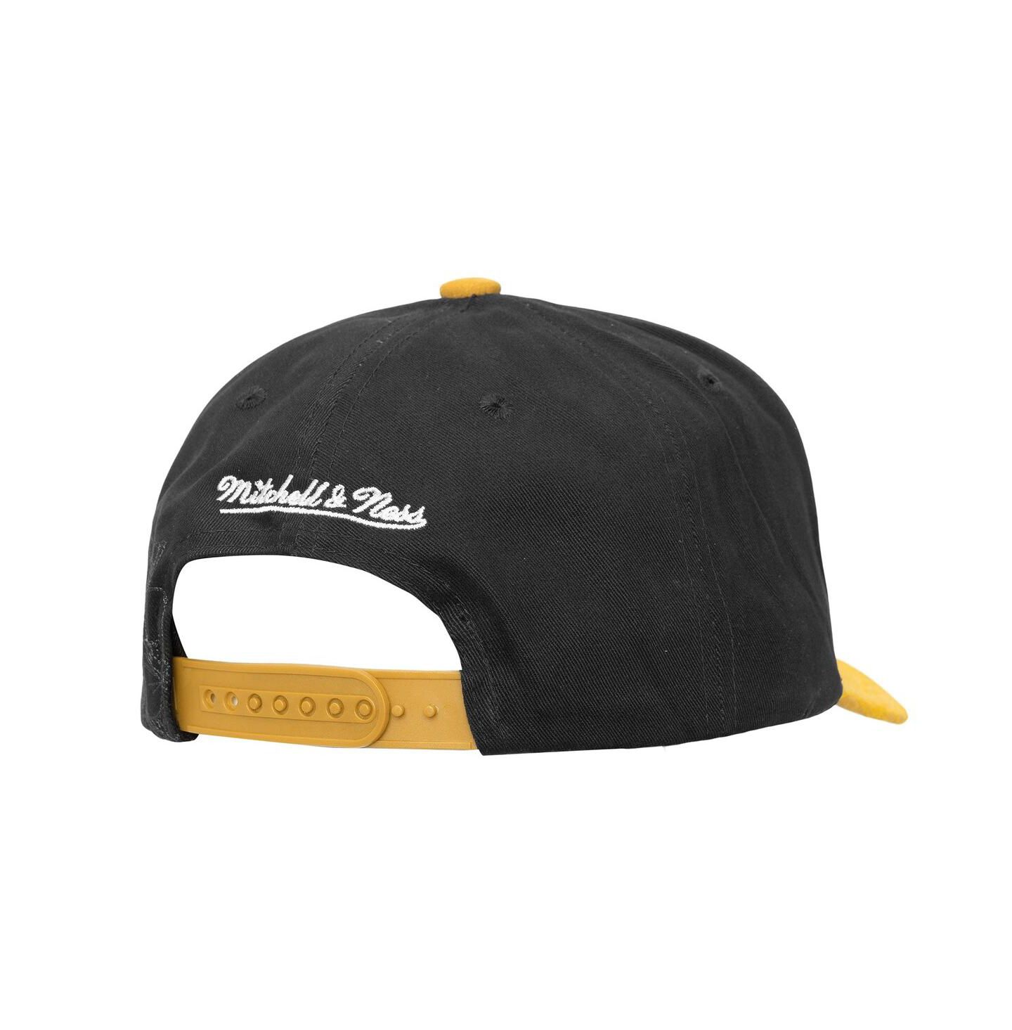Мужская кепка Mitchell & Ness Black/Gold Boston Bruins May Flowers Pro Crown Adjustable Hat — фото 2