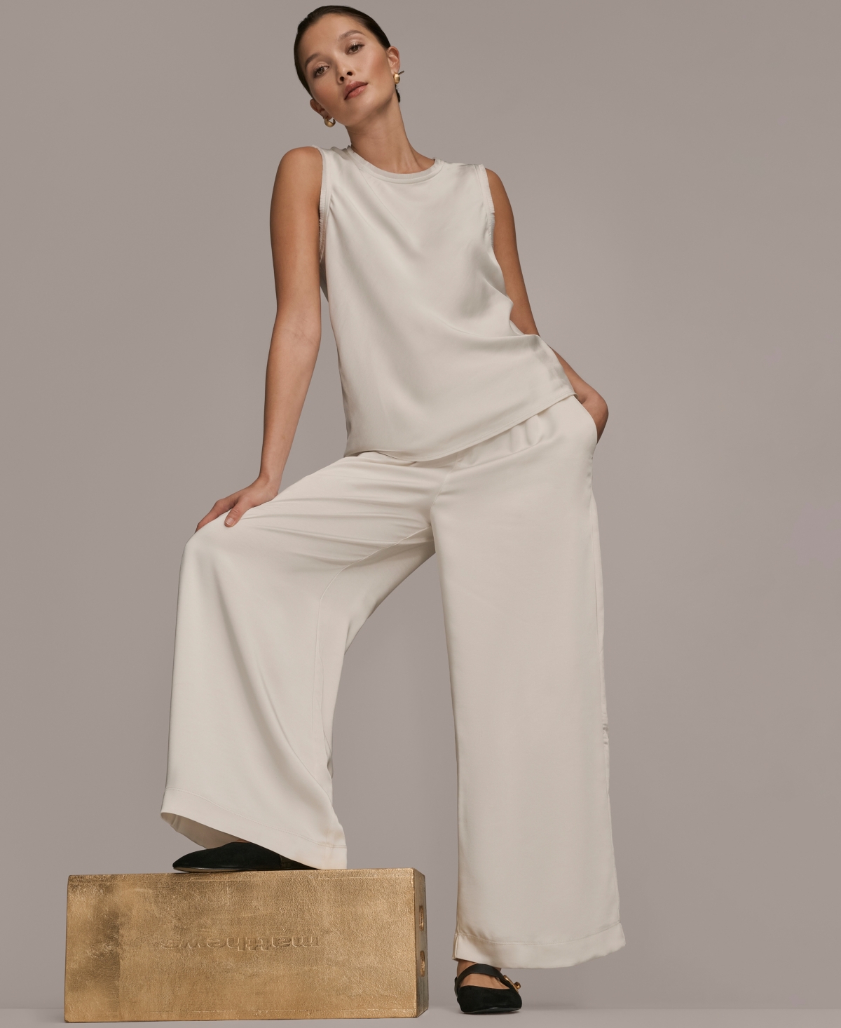 Donna Karan Weekend Women's Sleeveless Tank Top In Neutral