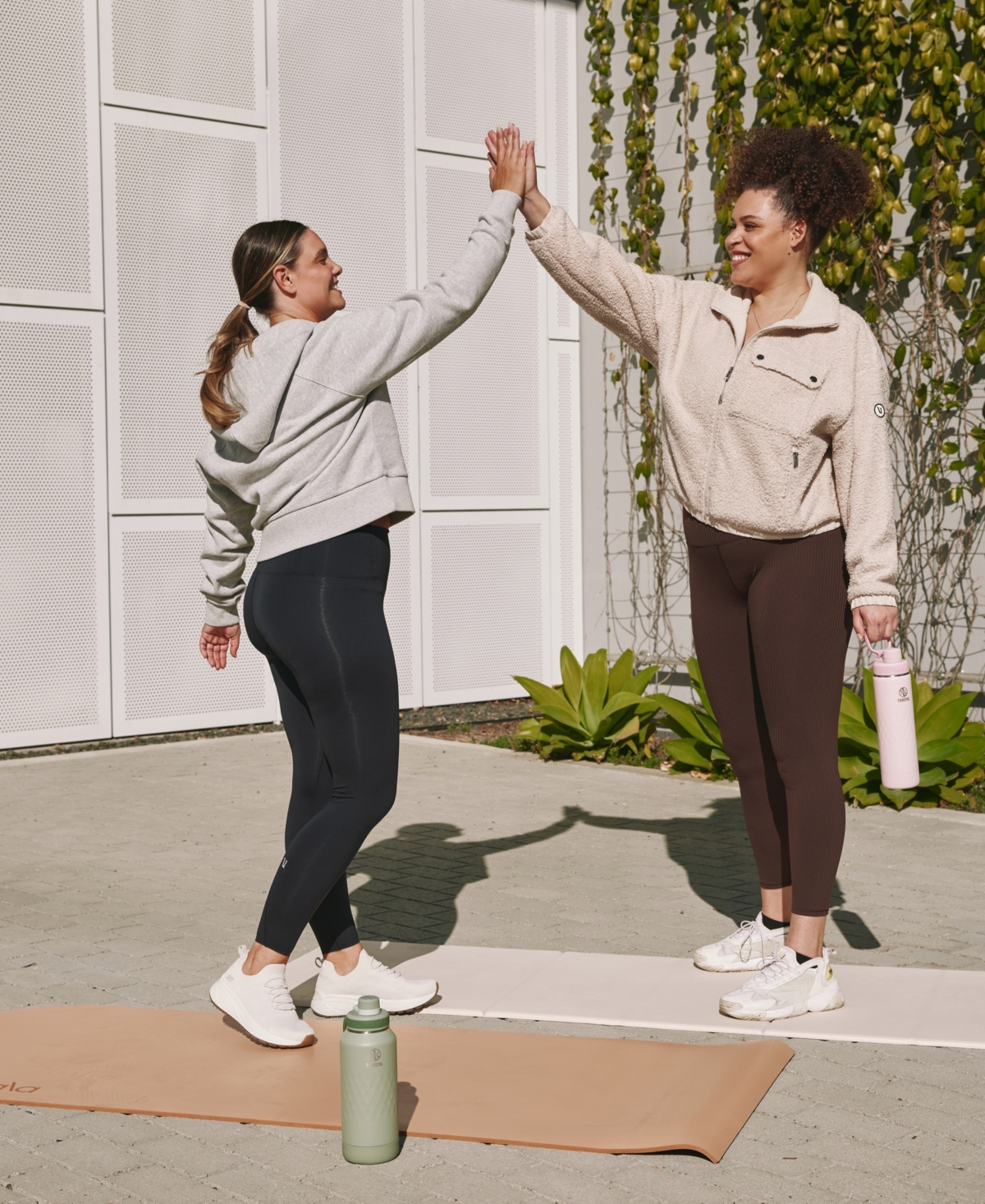 Takeya Sport 32 Oz. Triple-insulated Water Bottle With Spout Lid In Green