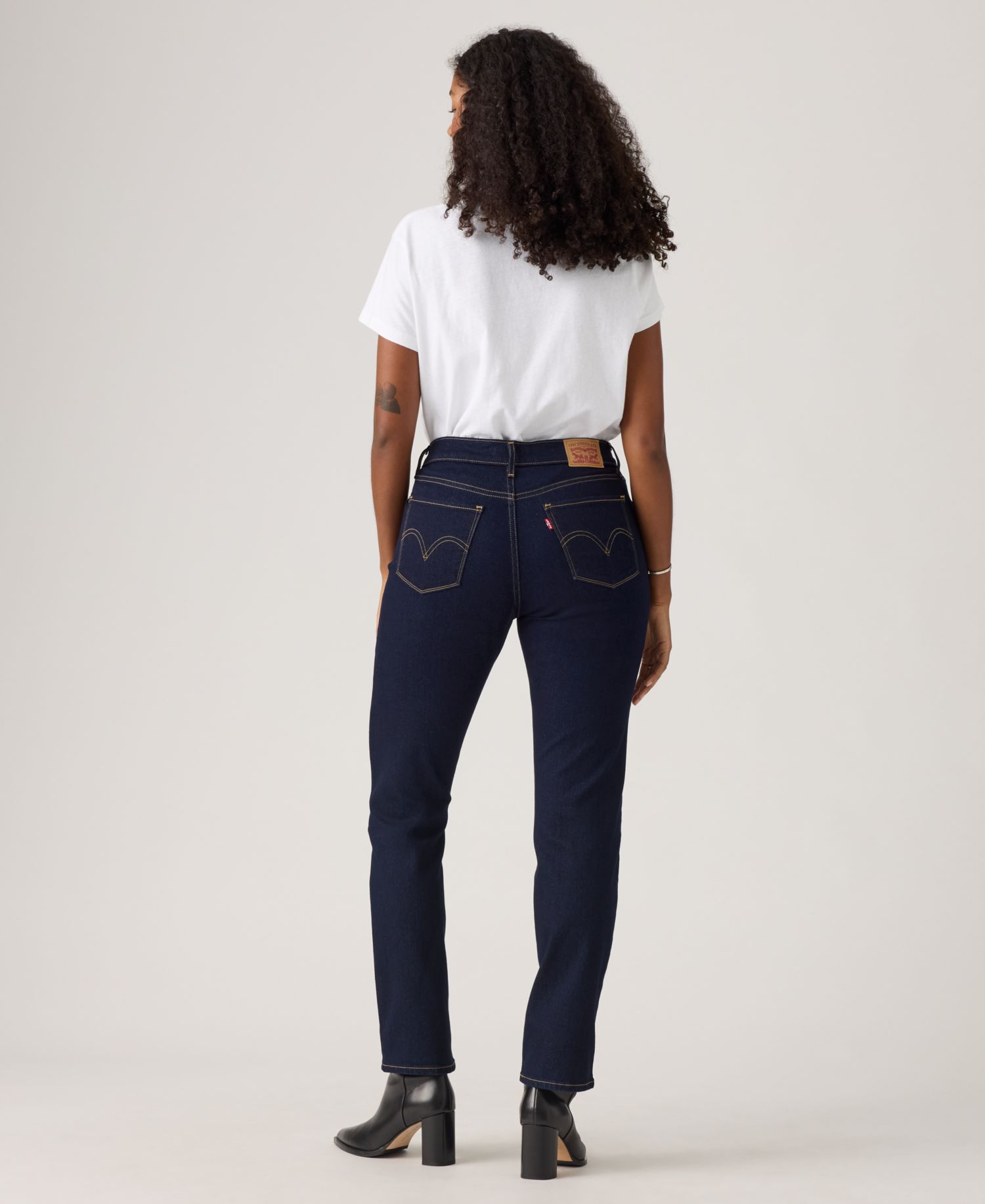 Women's Classic Straight Jeans