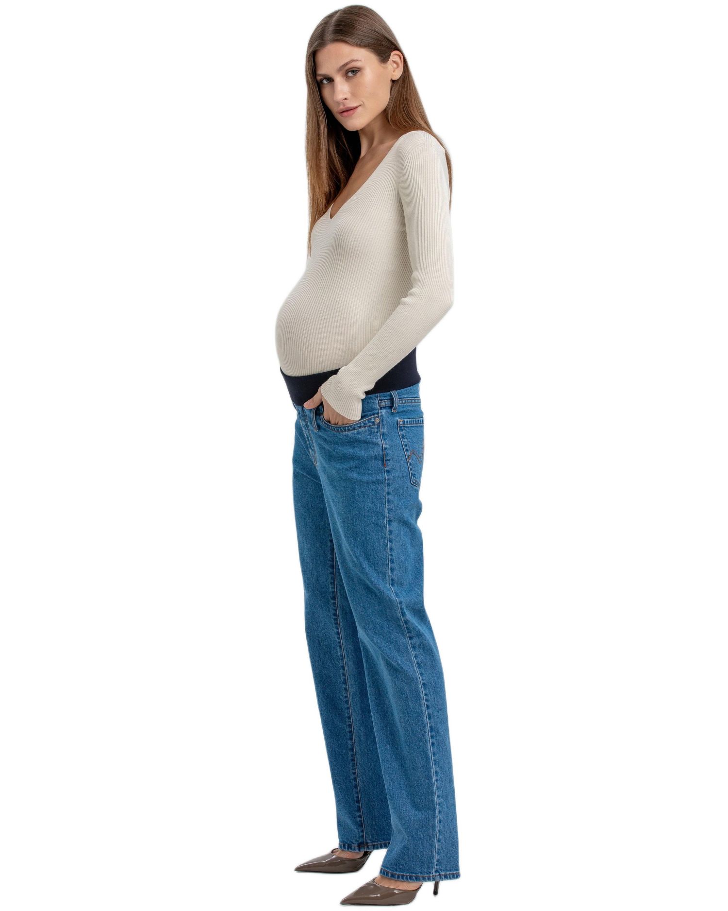 Women's Regular Straight Jeans in Medium Wash