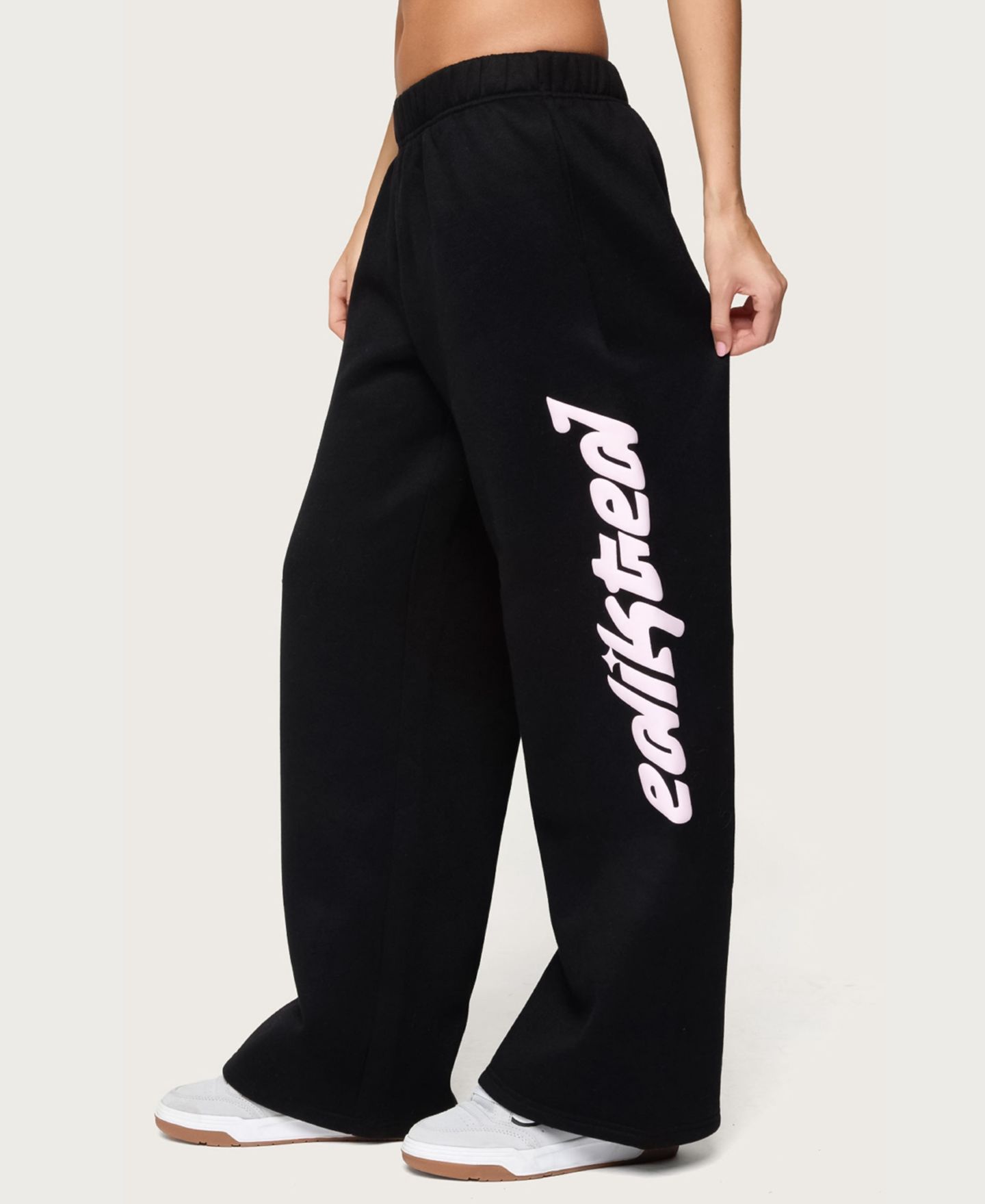 Женские брюки Edikted Star Sweatpants, цвет: Чёрный — фото 5