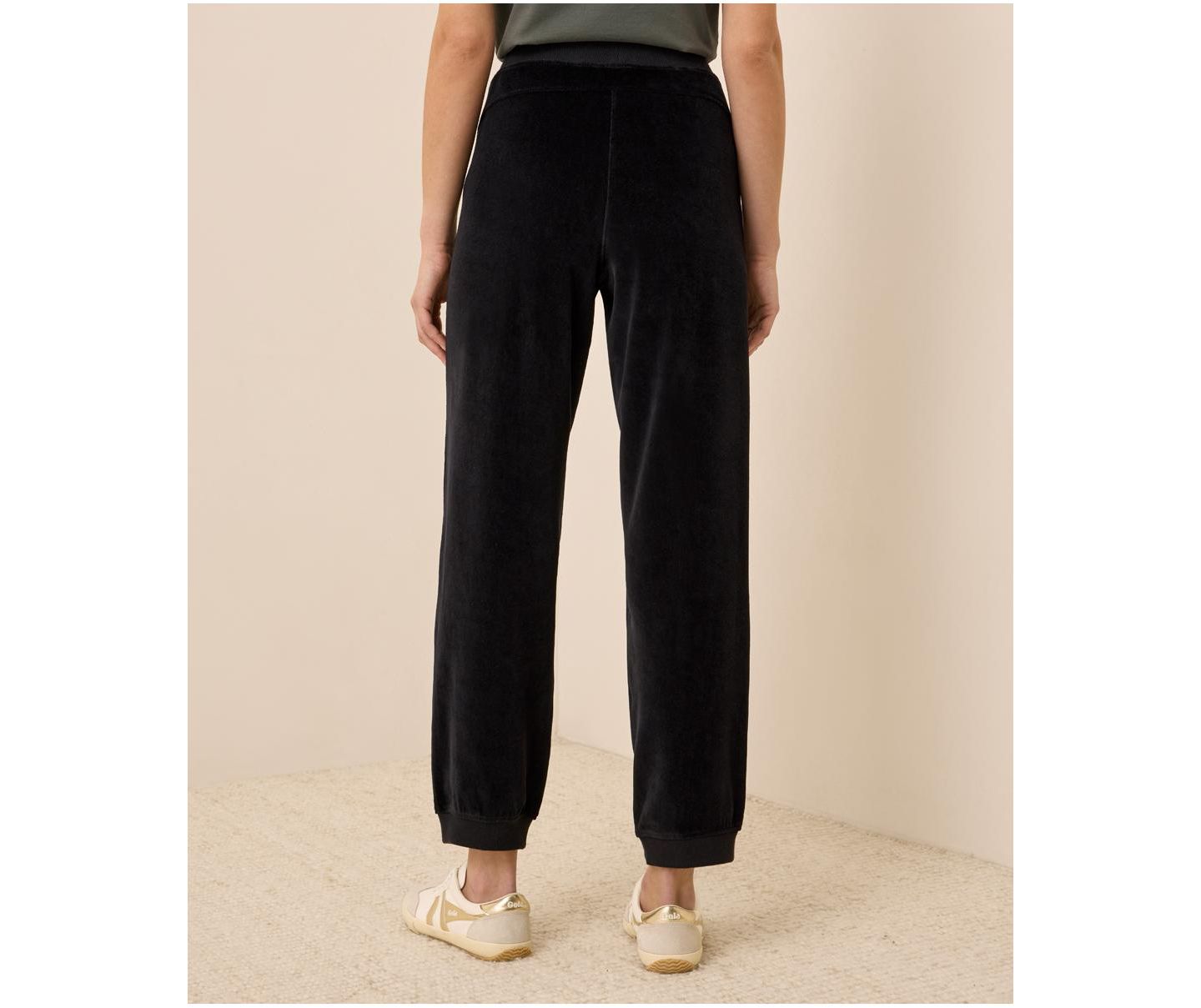 Женские брюки Pact Organic Cotton Velour Relaxed Jogger, цвет: Чёрный — фото 4