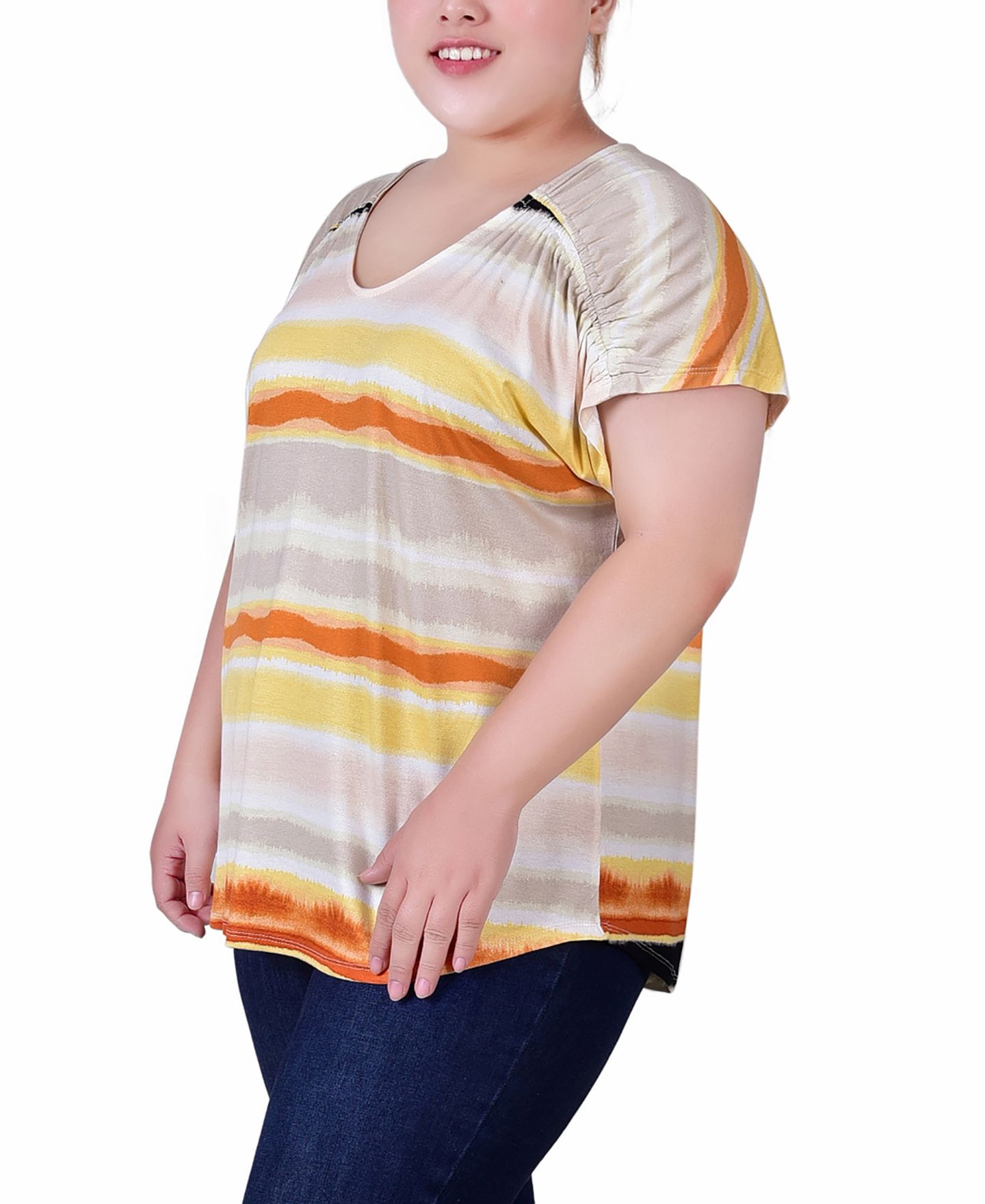 Женский топ NY Collection Plus Size Short Sleeve Striped V neck, цвет: Жёлтая слоновая кость полосатый — фото 2