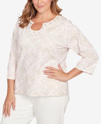 Plus Size Printed 3/4 Sleeve Top with Horseshoe Neckline