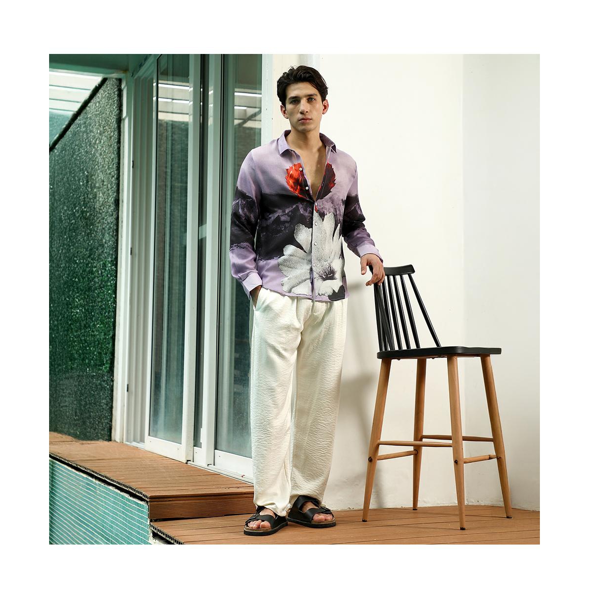 Campus Sutra Men's Purple Floral Printed Rayon Shirt With Spread Collar