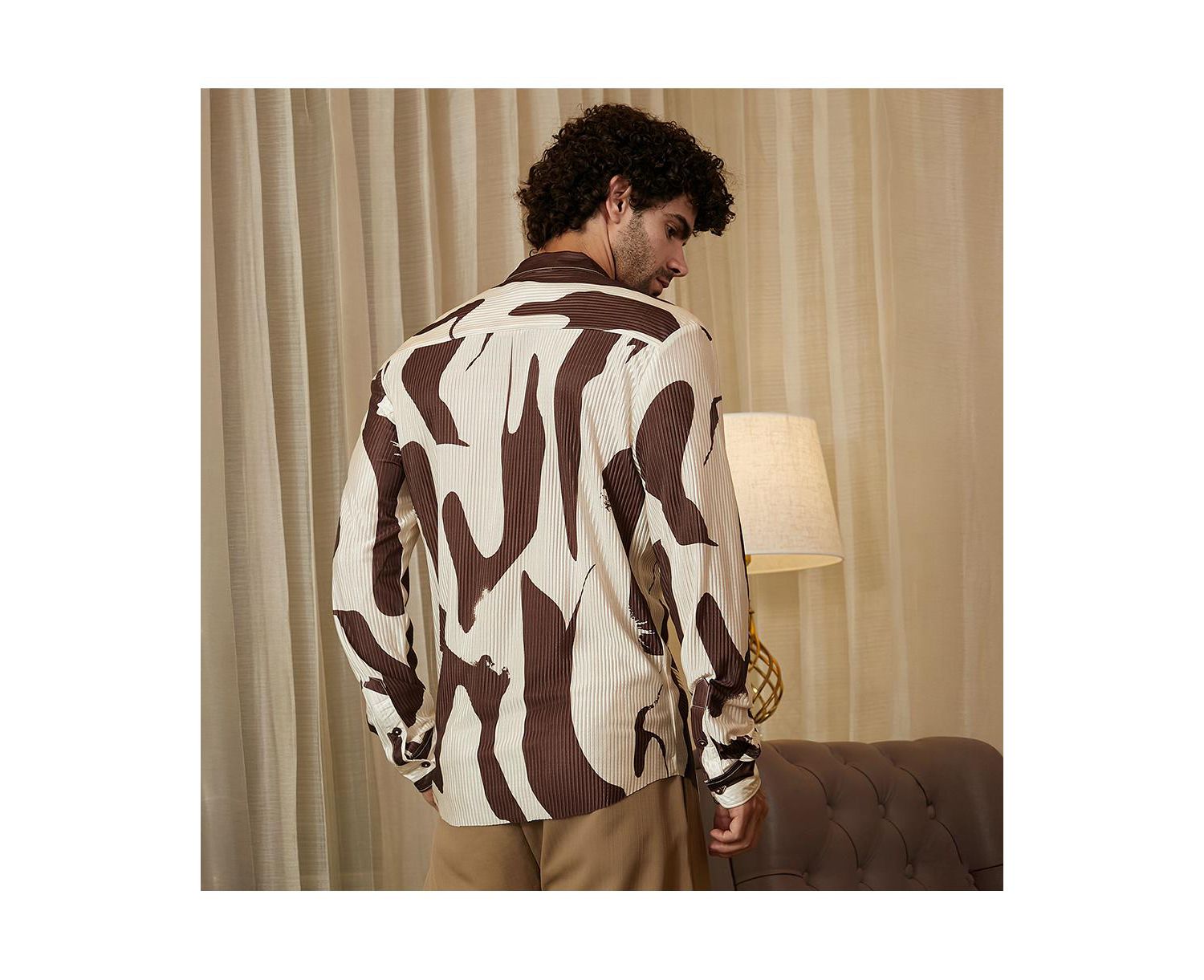 Men's Chocolate Brown & Daisy White Contour-Lines Pleated Shirt