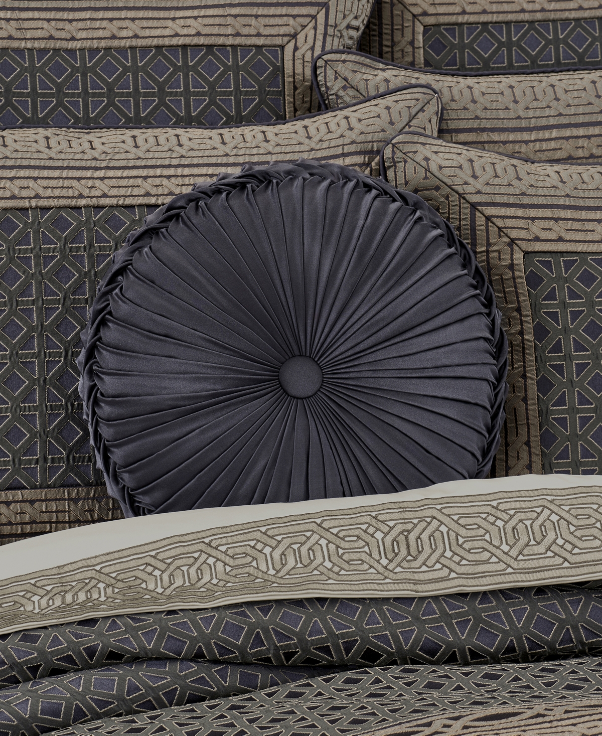 J Queen New York Alaro Tufted Round Decorative Pillow, 15" x 15"