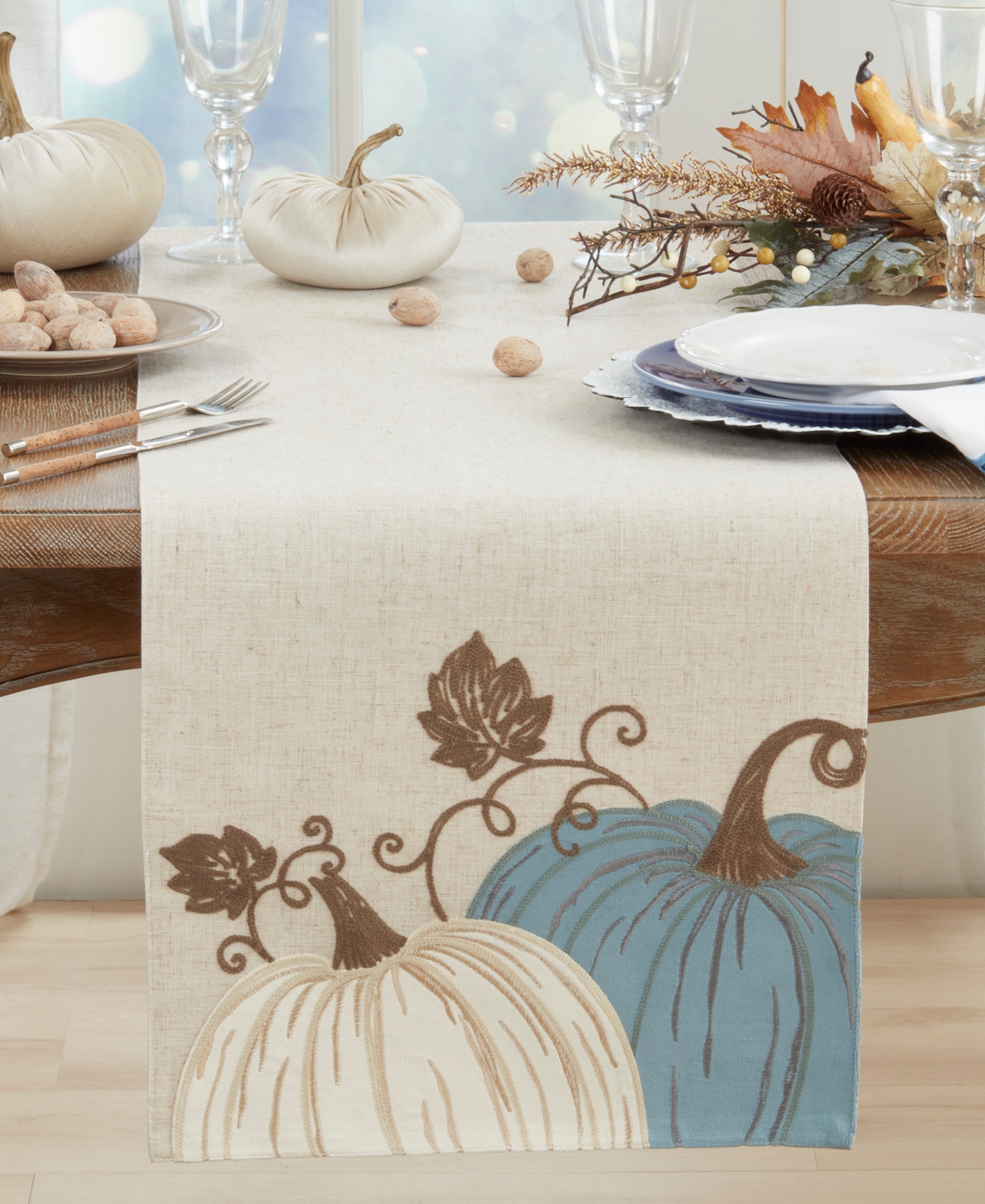 Saro Lifestyle Linen Blend Pumpkins Table Runner, 16" x 70"