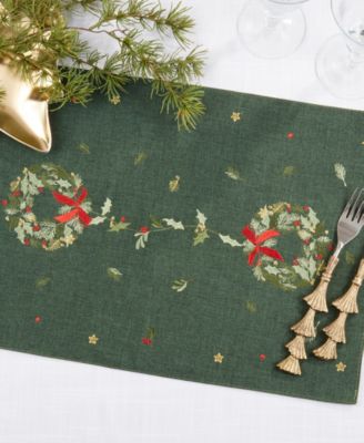 Embroidered Wreath Placemat, Set of 4