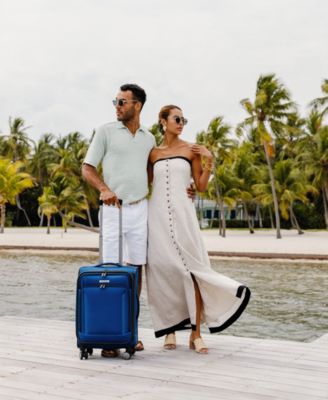 X-Tralight 4 20" Carry-On Expandable Spinner