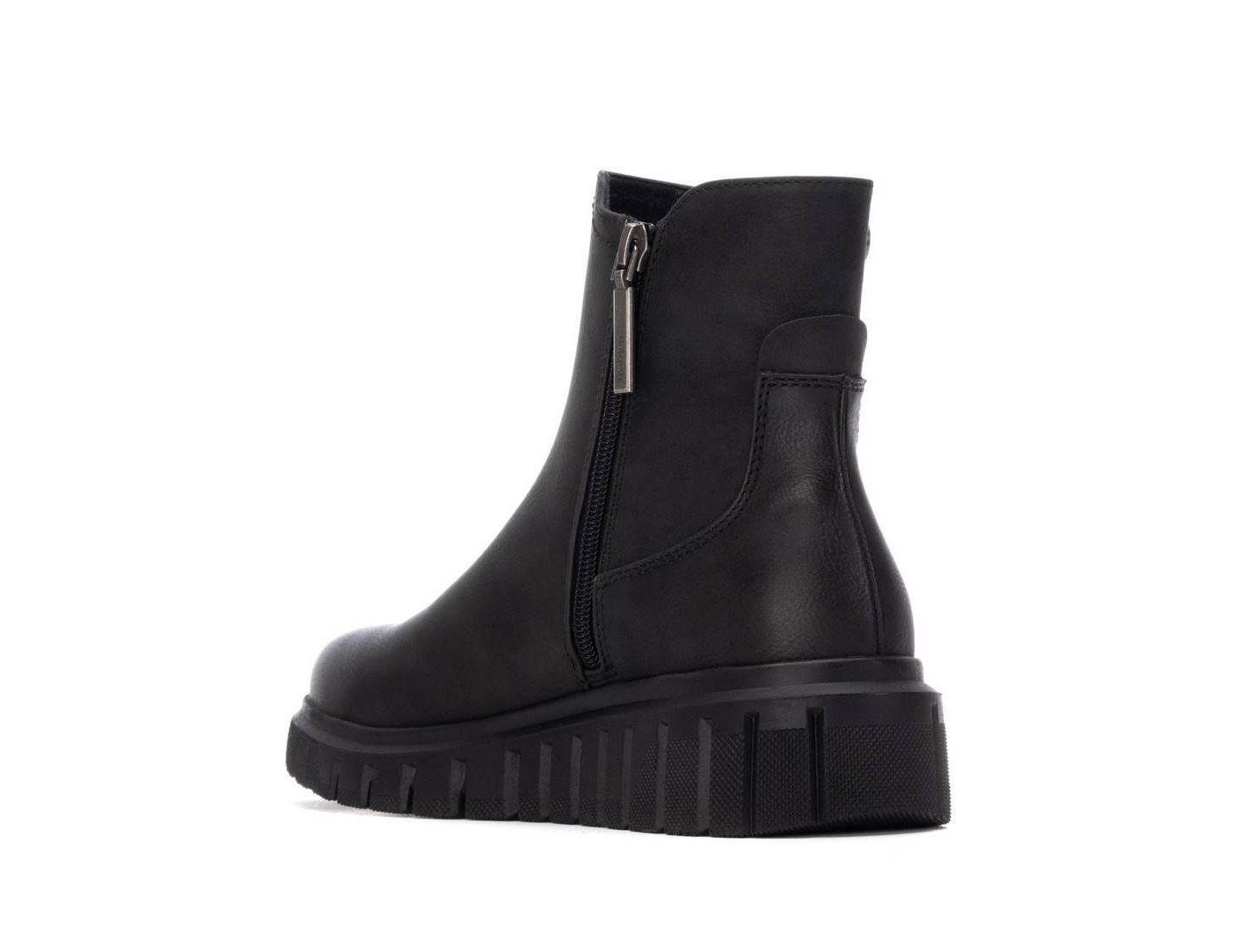 Женские ботинки XTI Casual Chelsea Booties synthetic upper, padded insole, rubber sole, side zipper, ankle height, цвет: Чёрный — фото 3