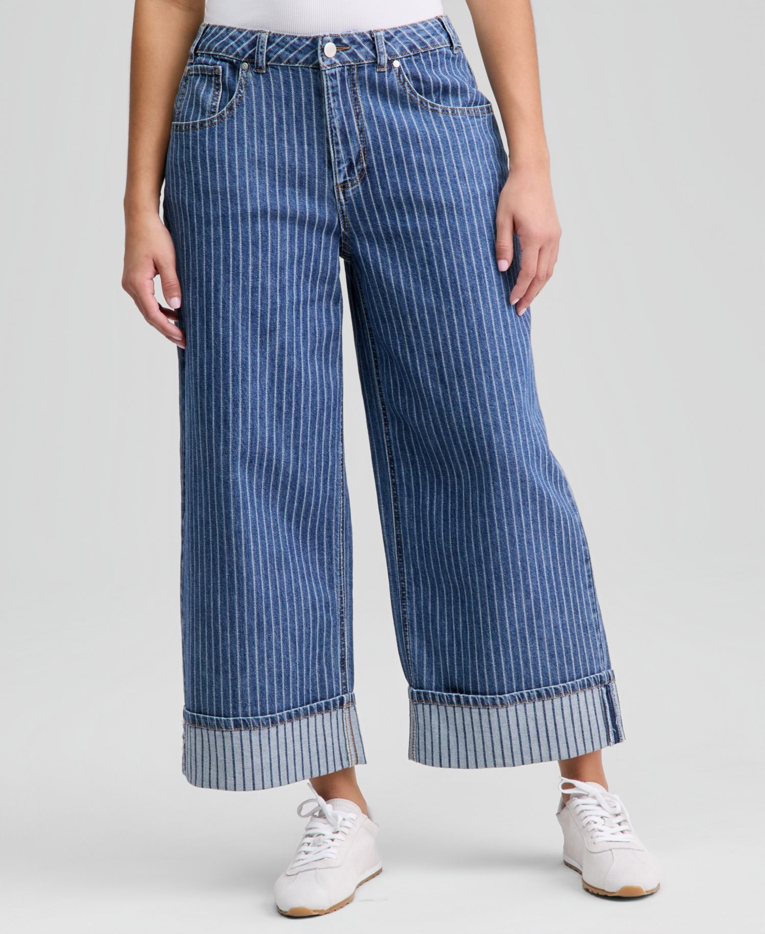 Women's Cuffed Wide-Leg Jeans