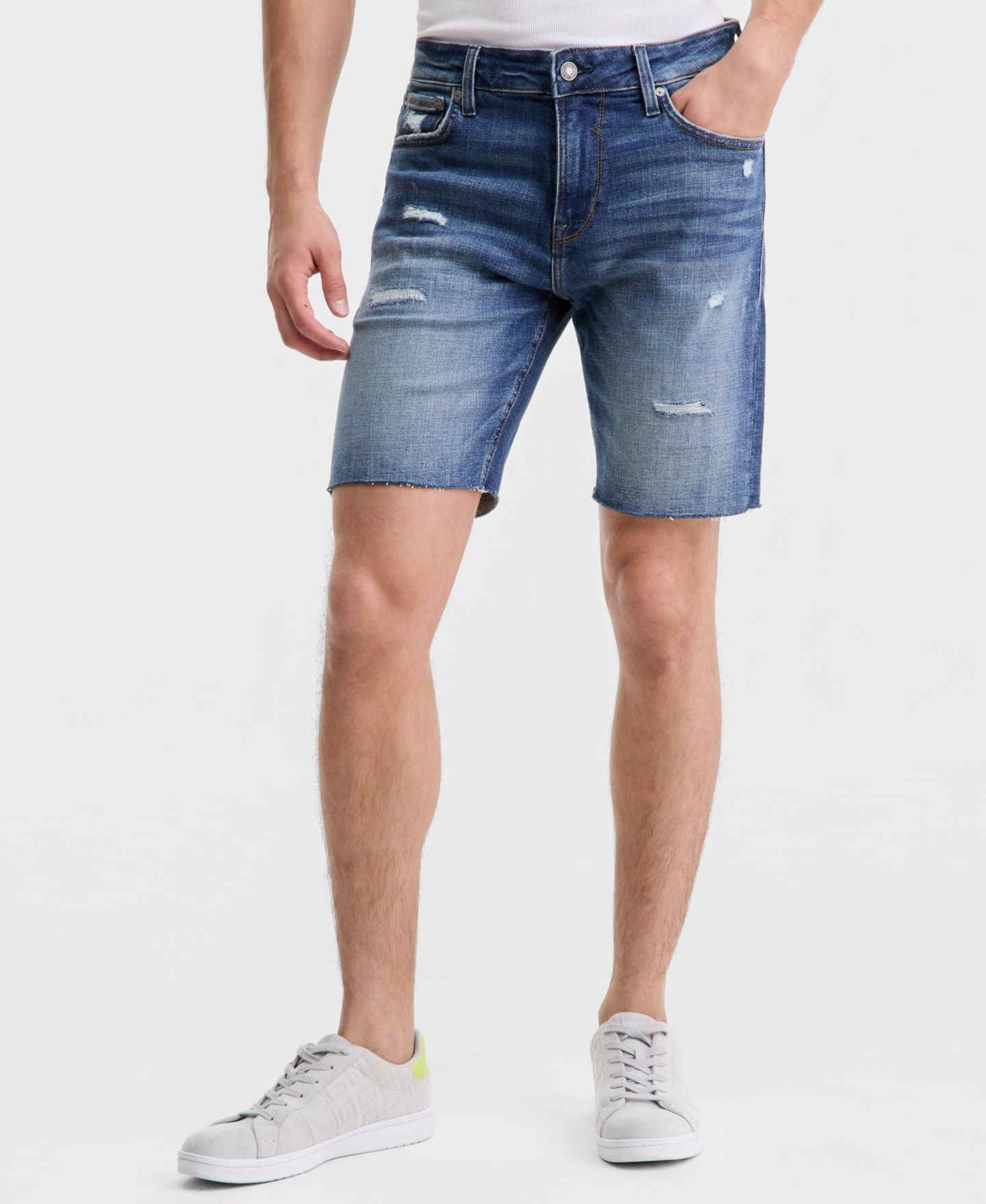 Мужские шорты GUESS Logan Distressed 9" Denim Shorts, цвет: Lido — фото 3