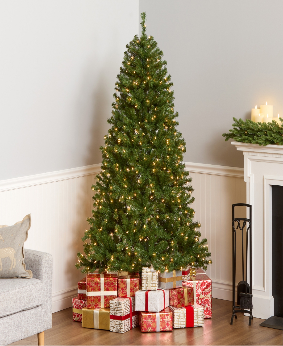 National Tree 6.5' North Valley Spruce Hinged Tree with 450 Clear Lights