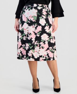 Plus Size Pull-On Midi Flared Skirt