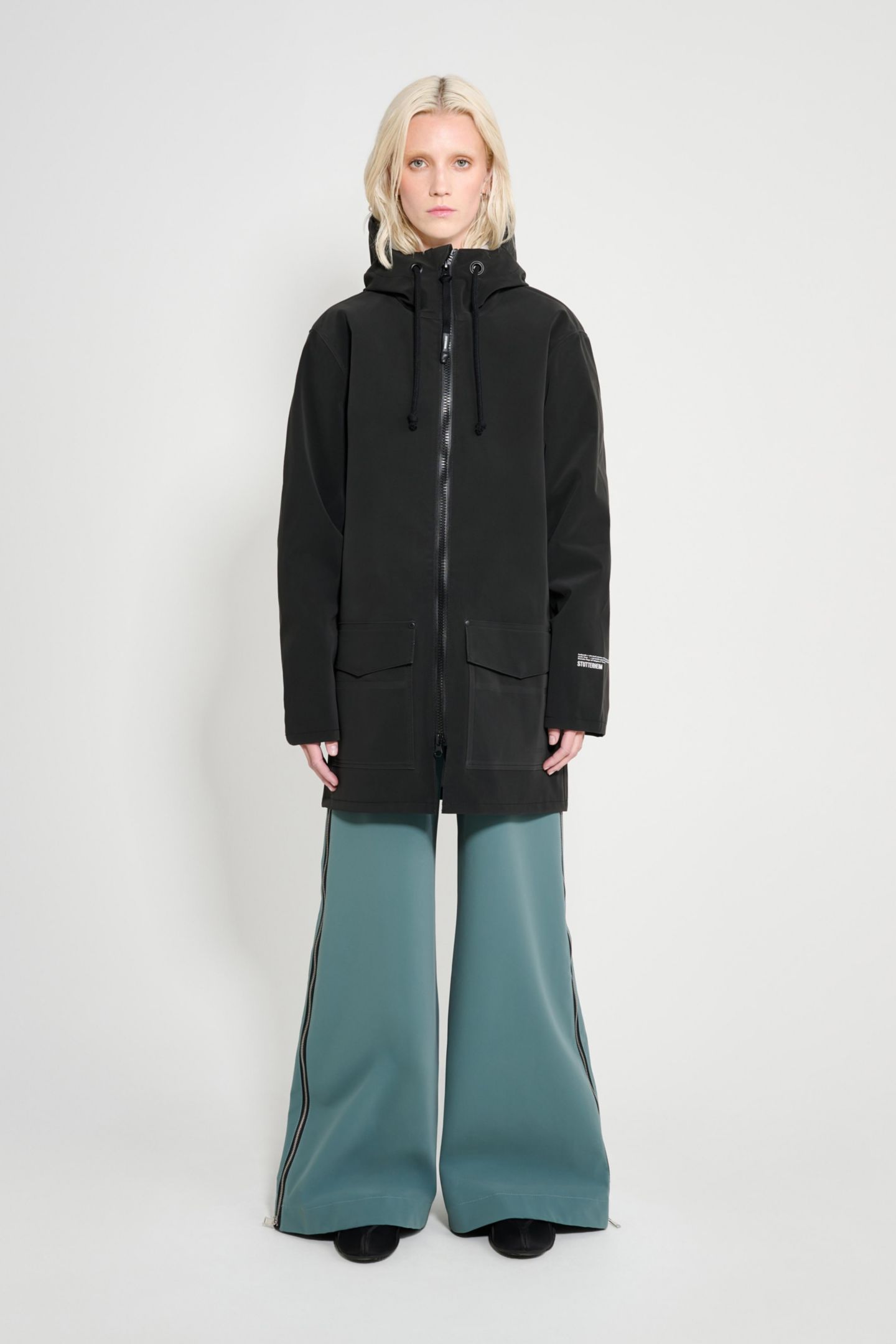 Мужские куртки Stutterheim Stockholm Patch Matte Raincoat, цвет: Чёрный — фото 7