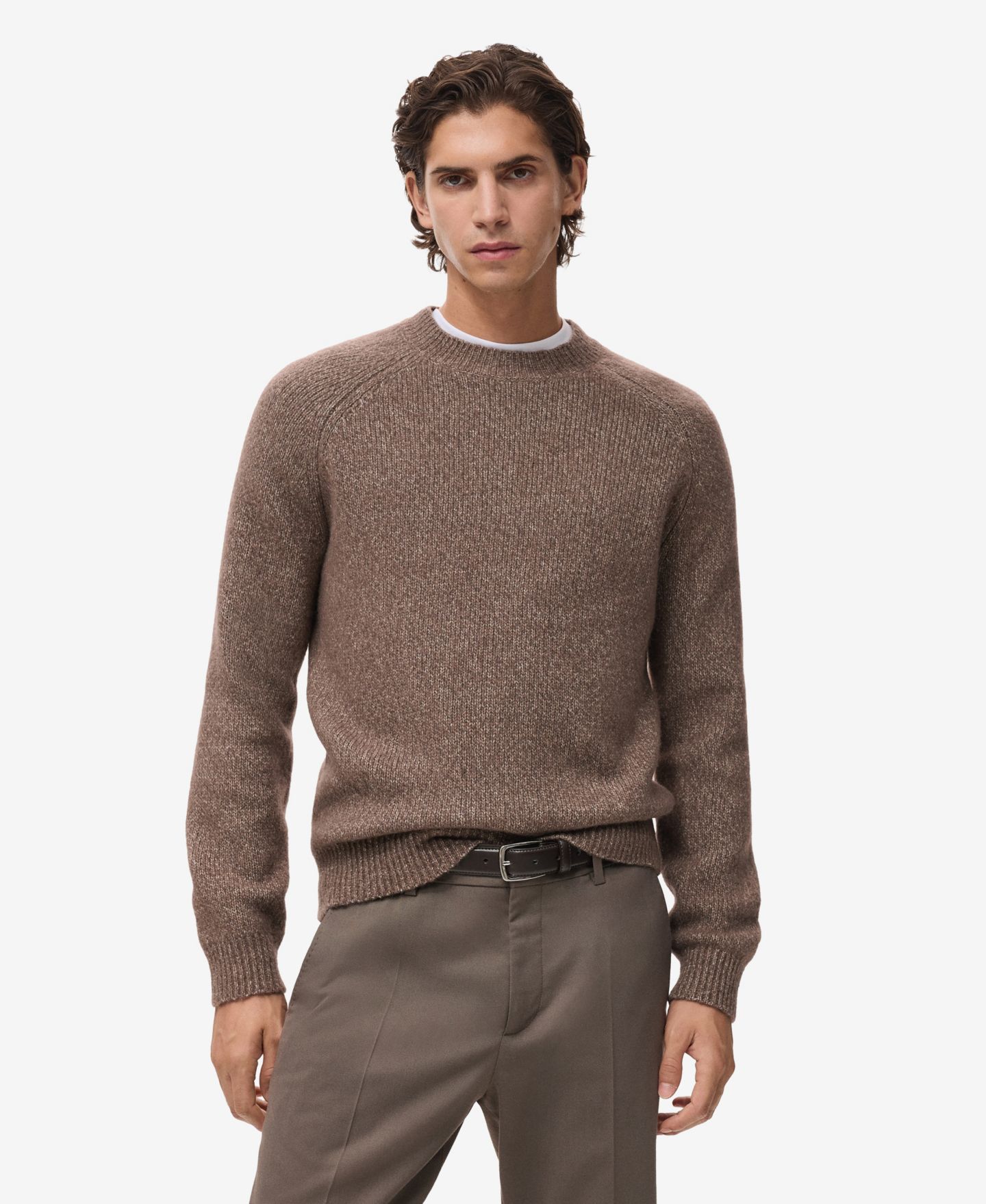 Мужской свитер MANGO Fine-Knit Wool-Blend, цвет: Средний коричневый — фото 1
