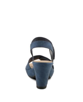 Women's DADE-WOVEN Textured Platform Sandals with Metallic Button Detail