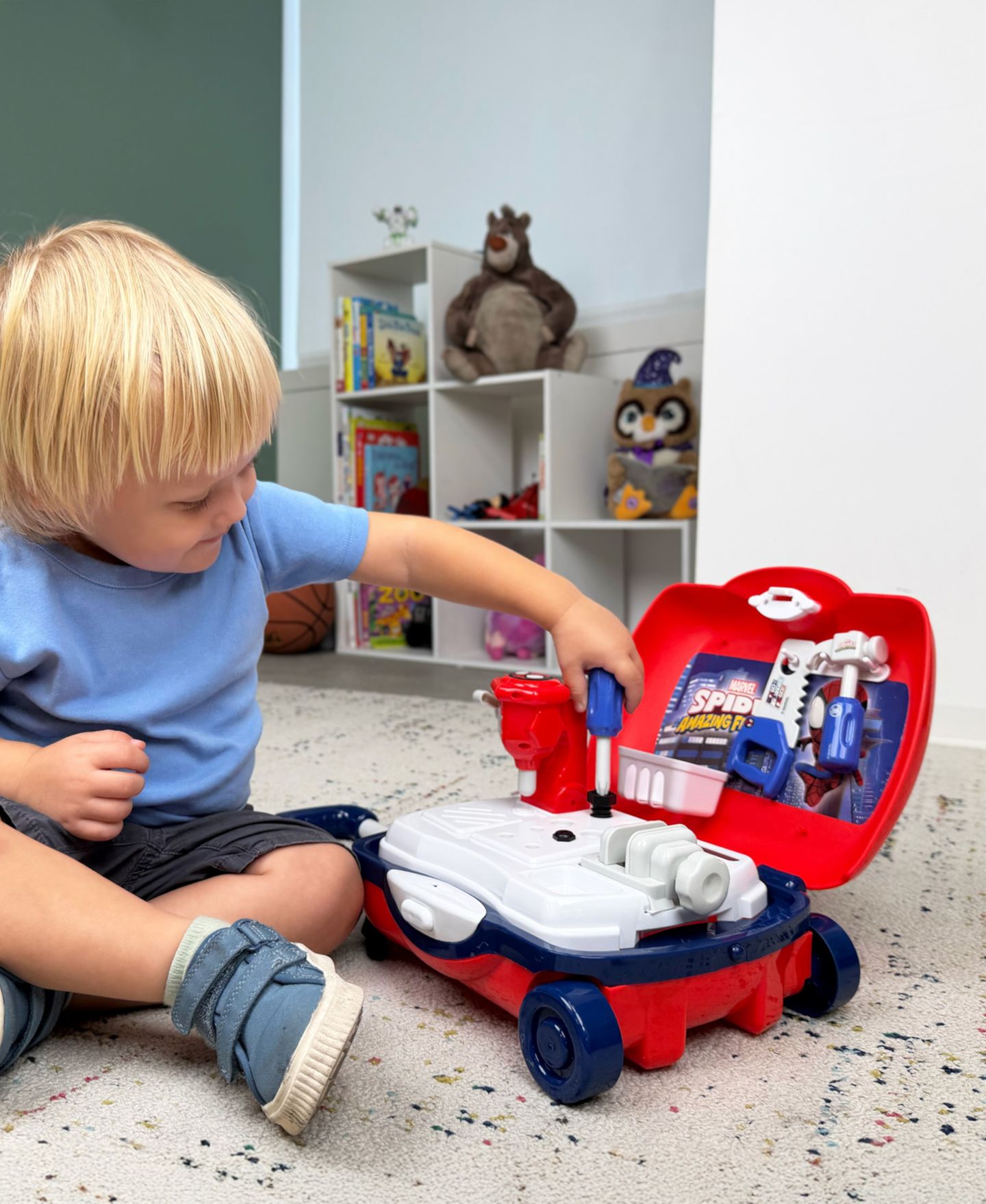 Детские игрушки World Tech Toys Spider-Man Rolling Luggage 17-Piece Tool Set, Ages 3+ — фото 6