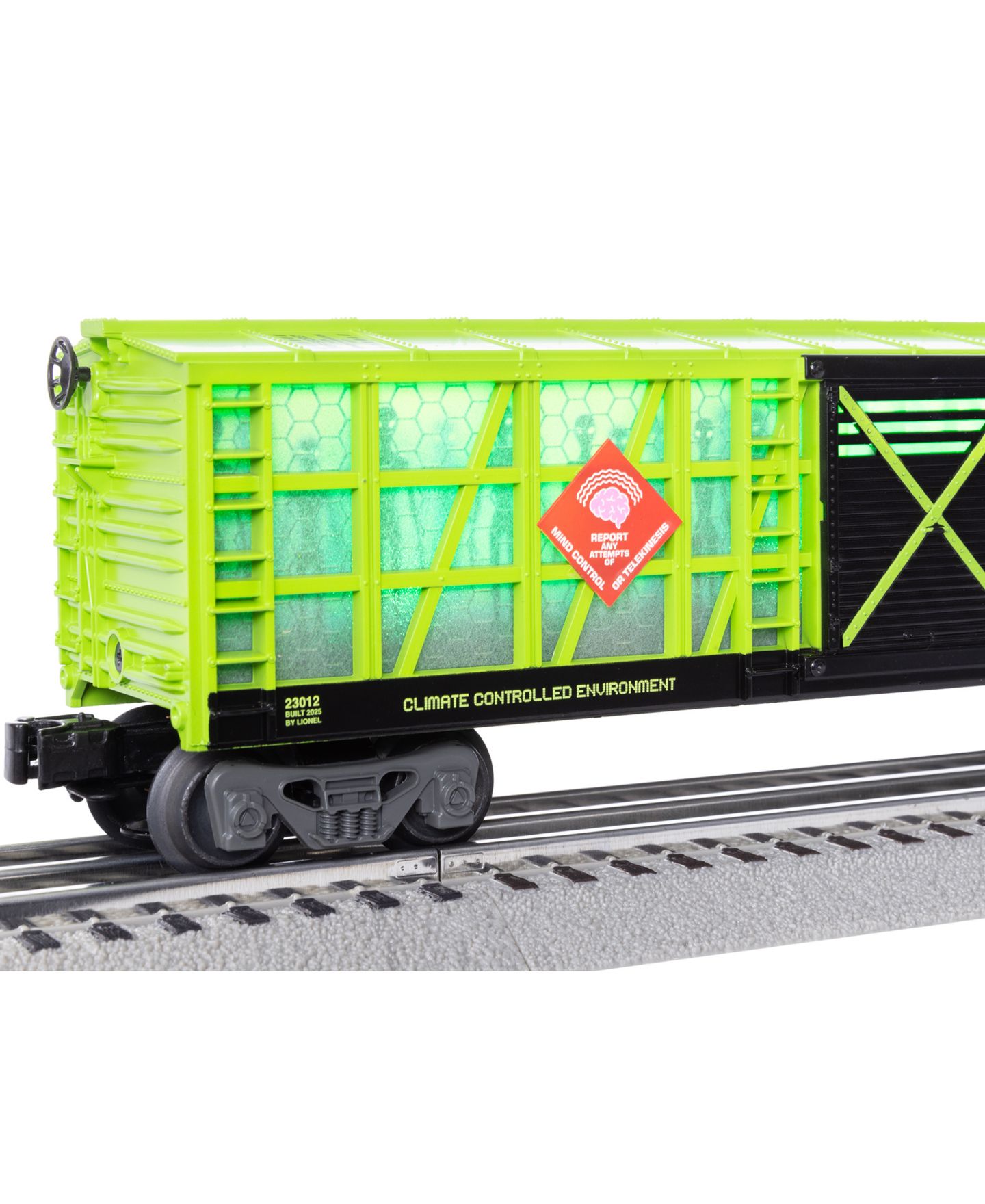 Детские игрушки Lionel O Gauge Area 51 UFO Recovery Bluetooth Freight Train Set — фото 3