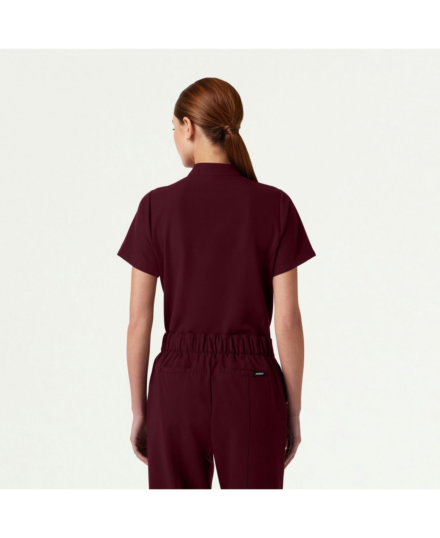 Женский топ Jaanuu Savi 1-Pocket Classic Banded Collar Scrub, цвет: Бордовый — фото 4