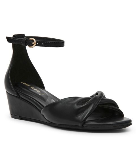 Женские сандалии Anne Klein Whitby Ankle Strap Demi Wedge, цвет: Чёрный гладкий